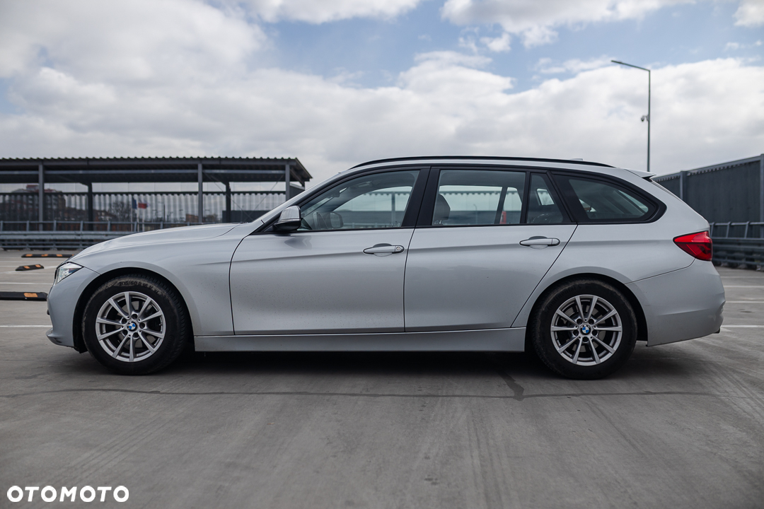 BMW Seria 3 320d Efficient Dynamics - 24