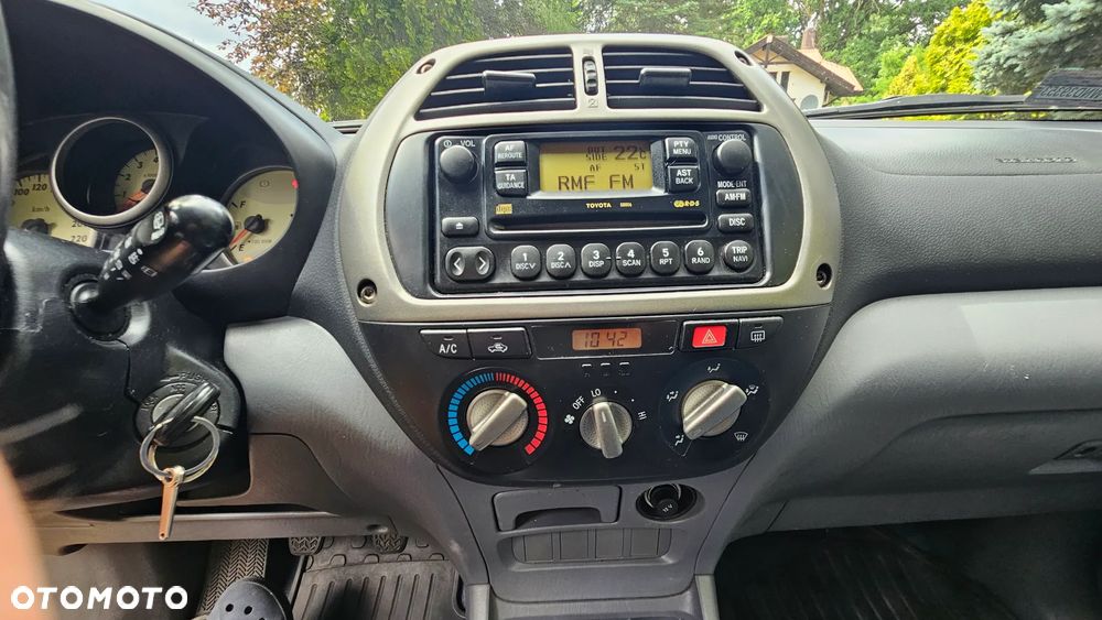 Toyota RAV4 1.8 VVT-i 4x2 - 15