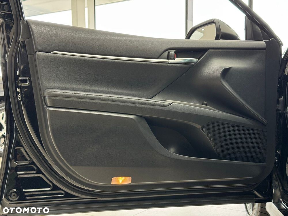 Toyota Camry 2.5 Hybrid Executive CVT - 12