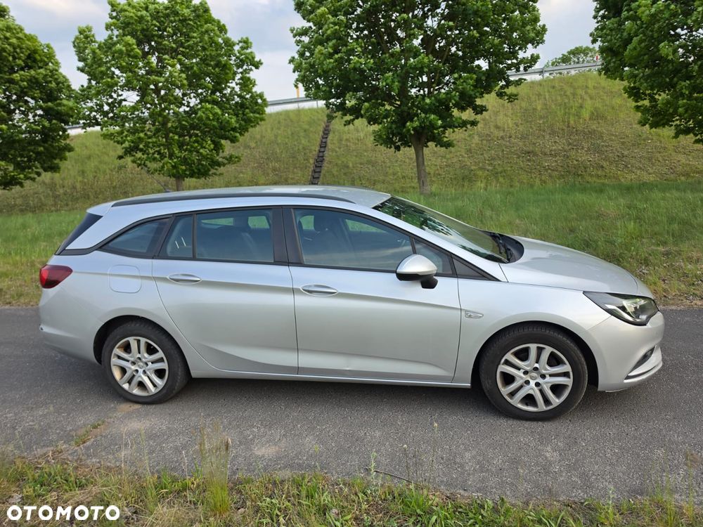Opel Astra 1.6 CDTI Sport - 9