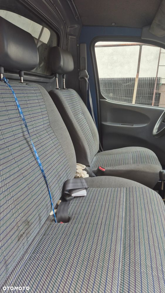 Toyota HIACE - 23