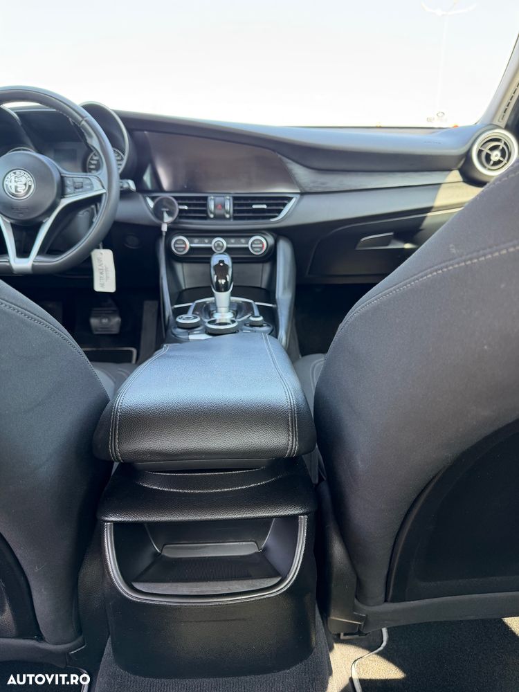 Alfa Romeo Giulia 2.2 JTDM Aut. - 18