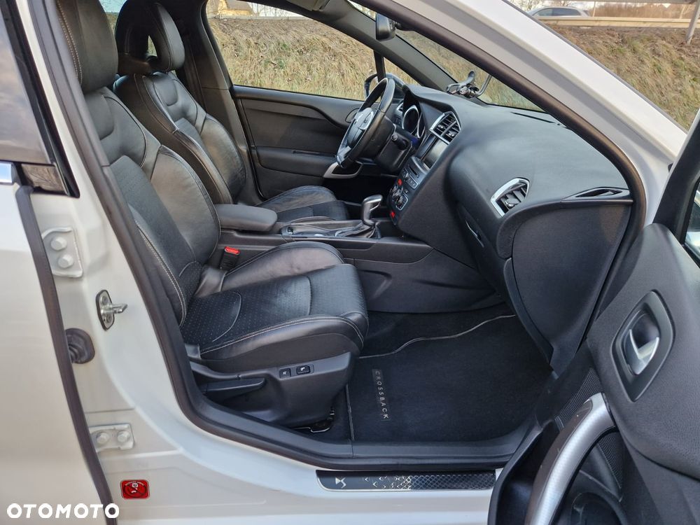 DS Automobiles DS 4 Crossback - 16