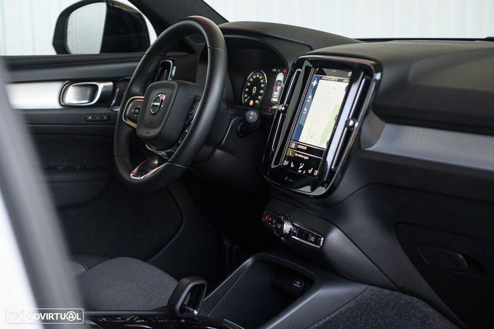 Volvo XC 40 1.5 T2 Plus Dark Auto - 23