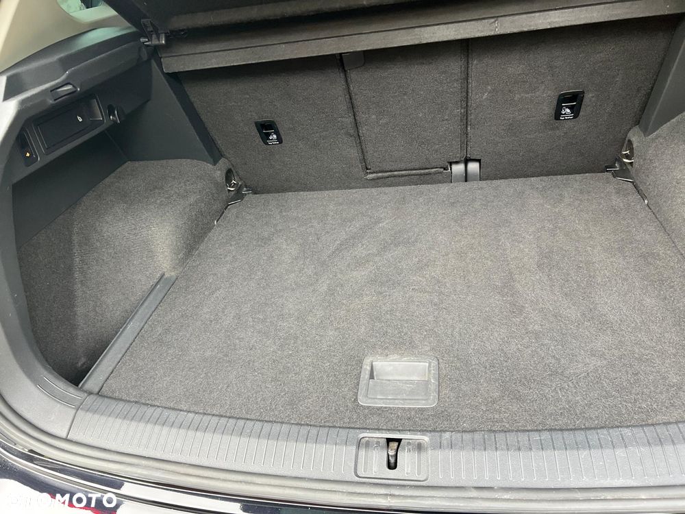 Volkswagen Tiguan - 22