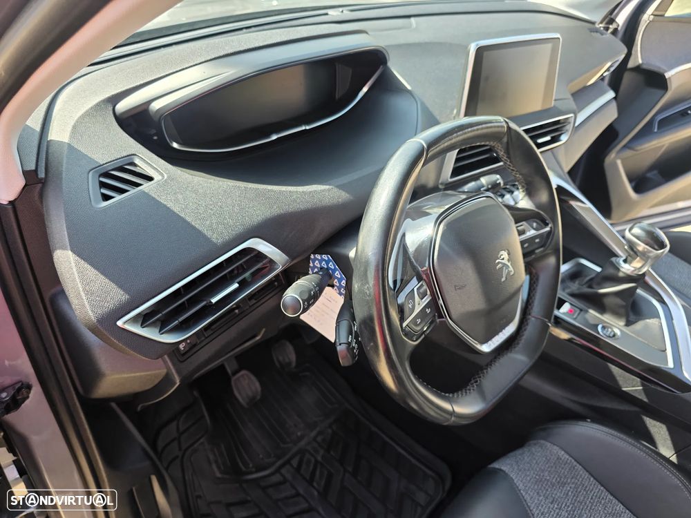 Peugeot 3008 1.2 PureTech Allure Pack - 19
