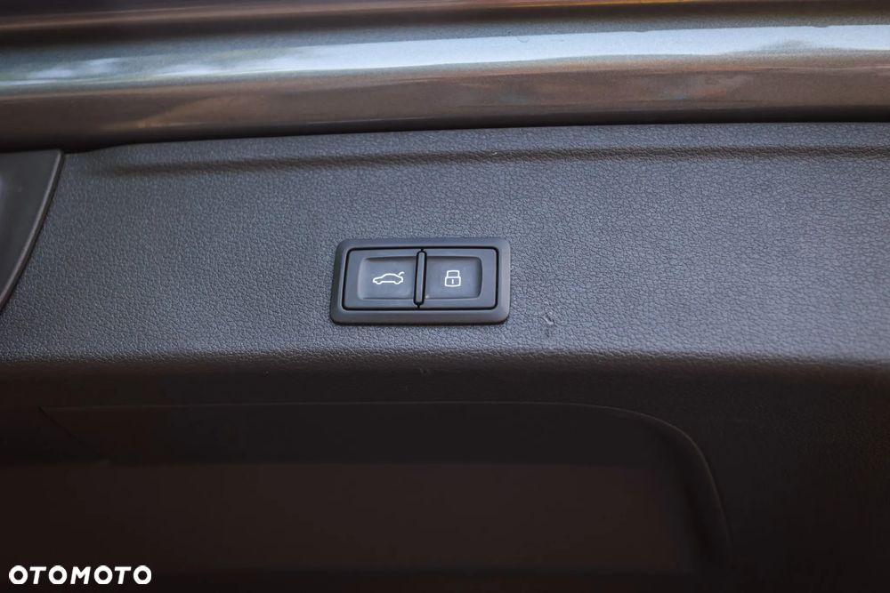Audi A4 Avant 40 TDI quattro S tronic S line - 24
