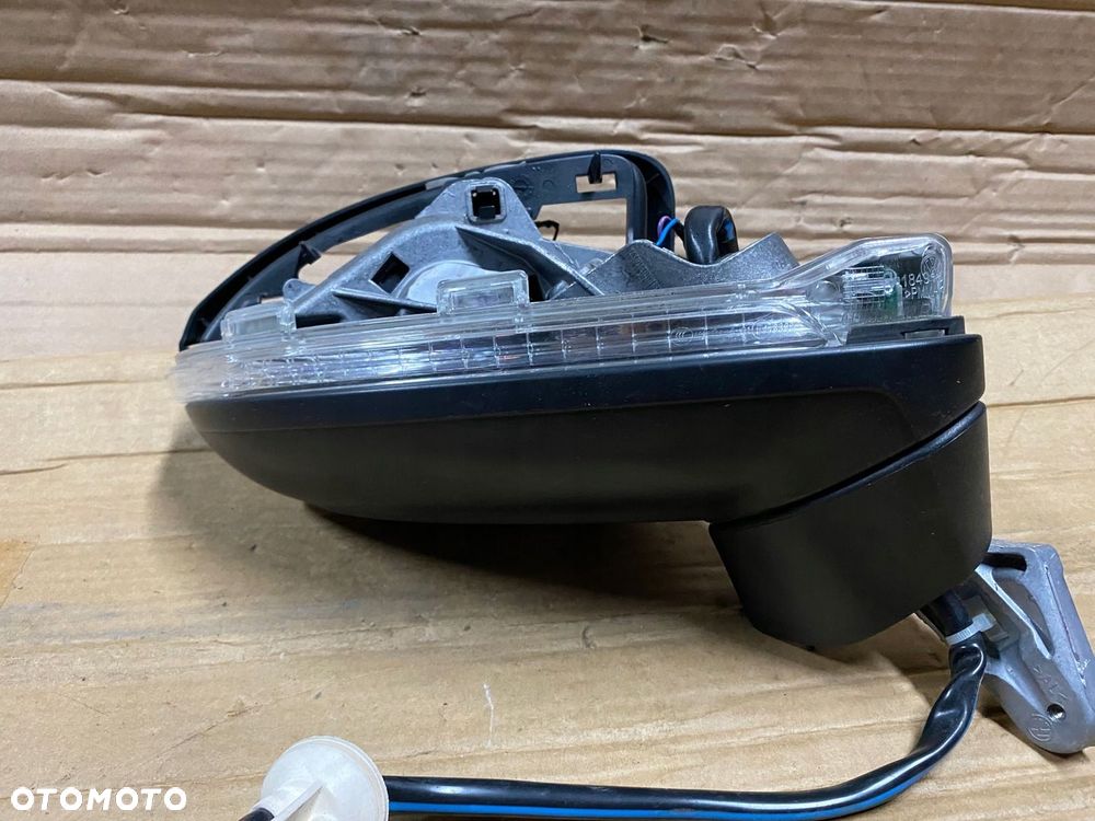 LUSTERKO PRAWE VW TOURAN II 13PIN 5TB857502A EU - 1