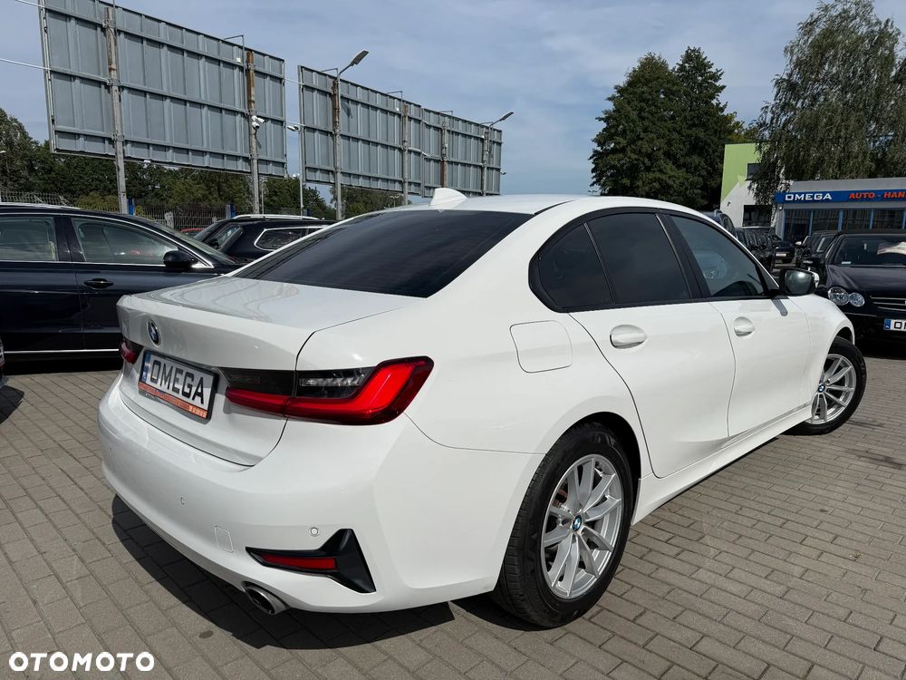 BMW Seria 3 318i - 2