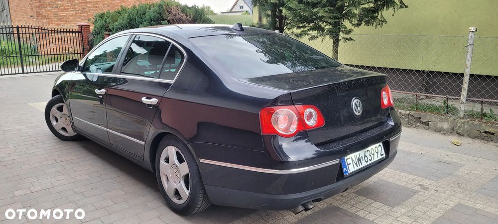 Volkswagen Passat 2.0 TDI DPF BlueMotion Technology Highline - 8