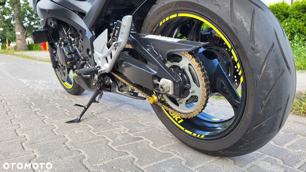 Suzuki GSR - 5