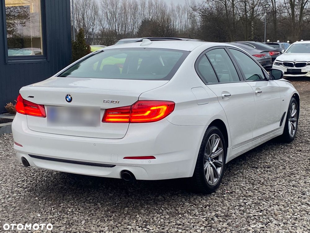 BMW Seria 5 530i xDrive Sport Line sport - 12