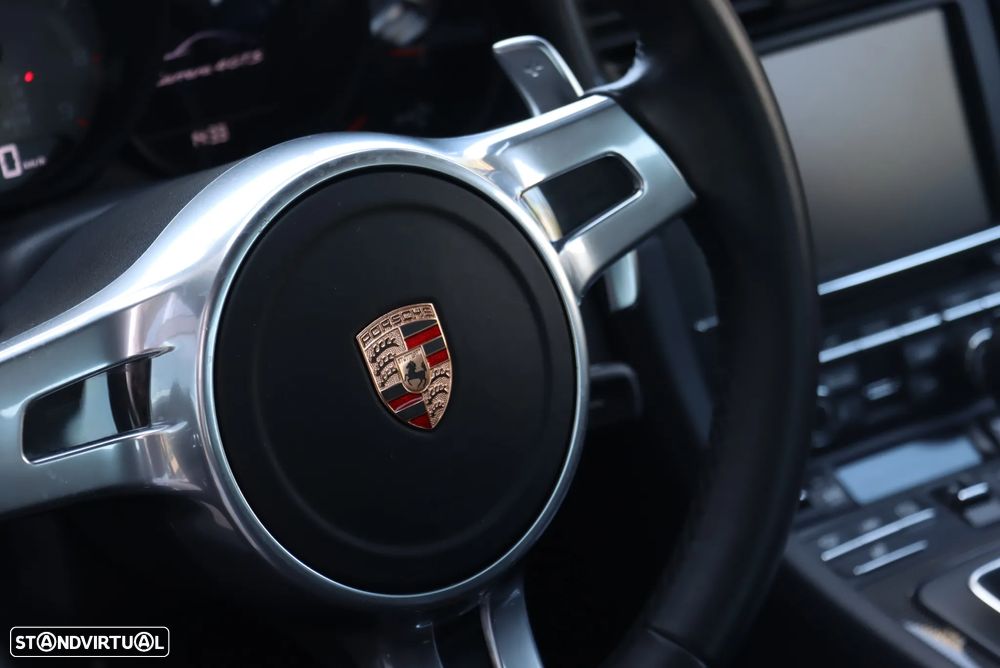 Porsche 911 (991) Carrera 4 GTS PDK - 23