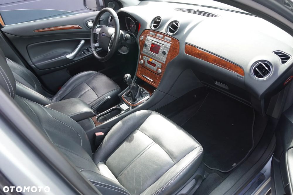 Ford Mondeo 2.0 Ghia X100 / X - 9
