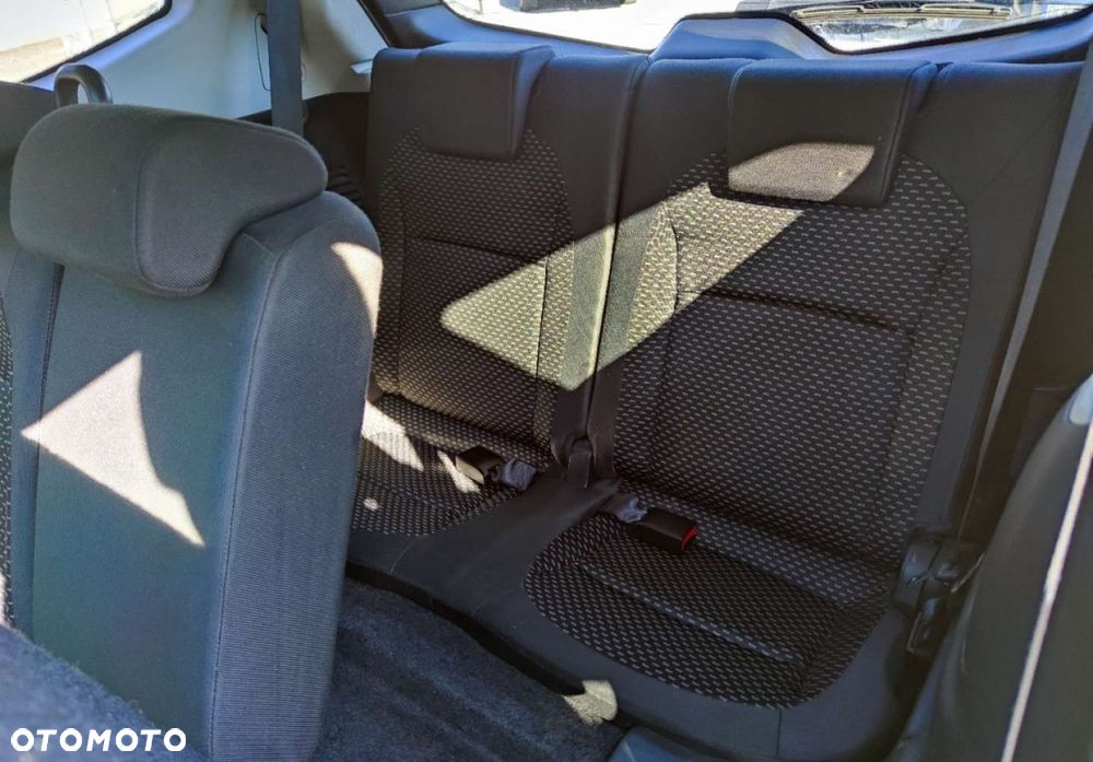 Nissan Qashqai+2 - 37