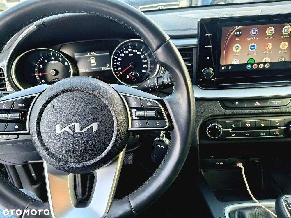 Kia Ceed - 11