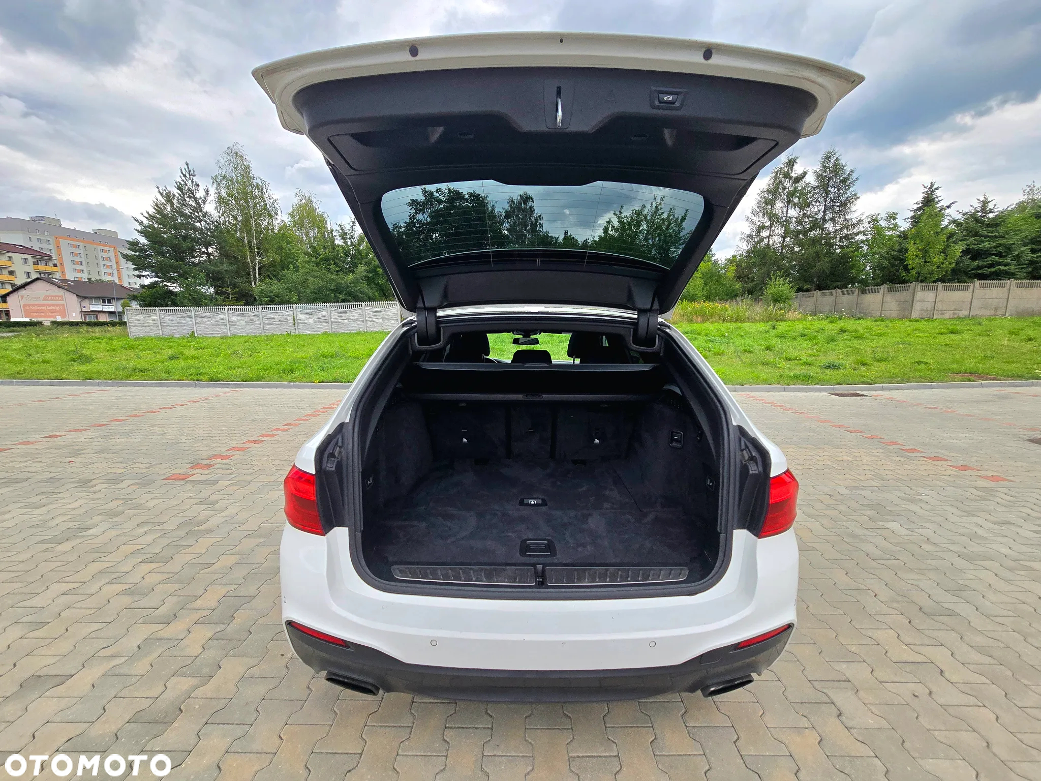 BMW Seria 5 530i xDrive Touring - 17