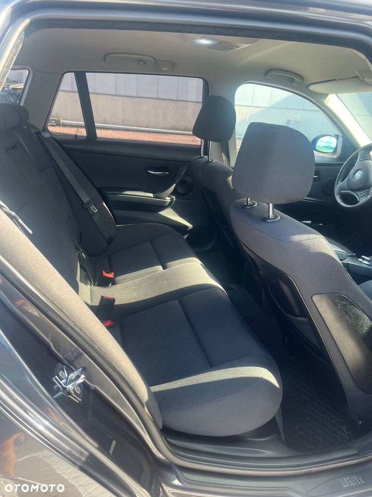 BMW Seria 3 320d - 12