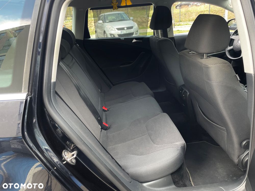 Volkswagen Passat - 16
