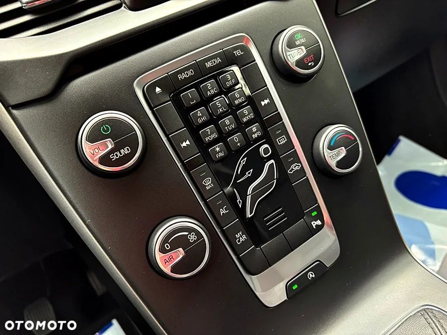 Volvo V40 D2 Drive-E Momentum - 33