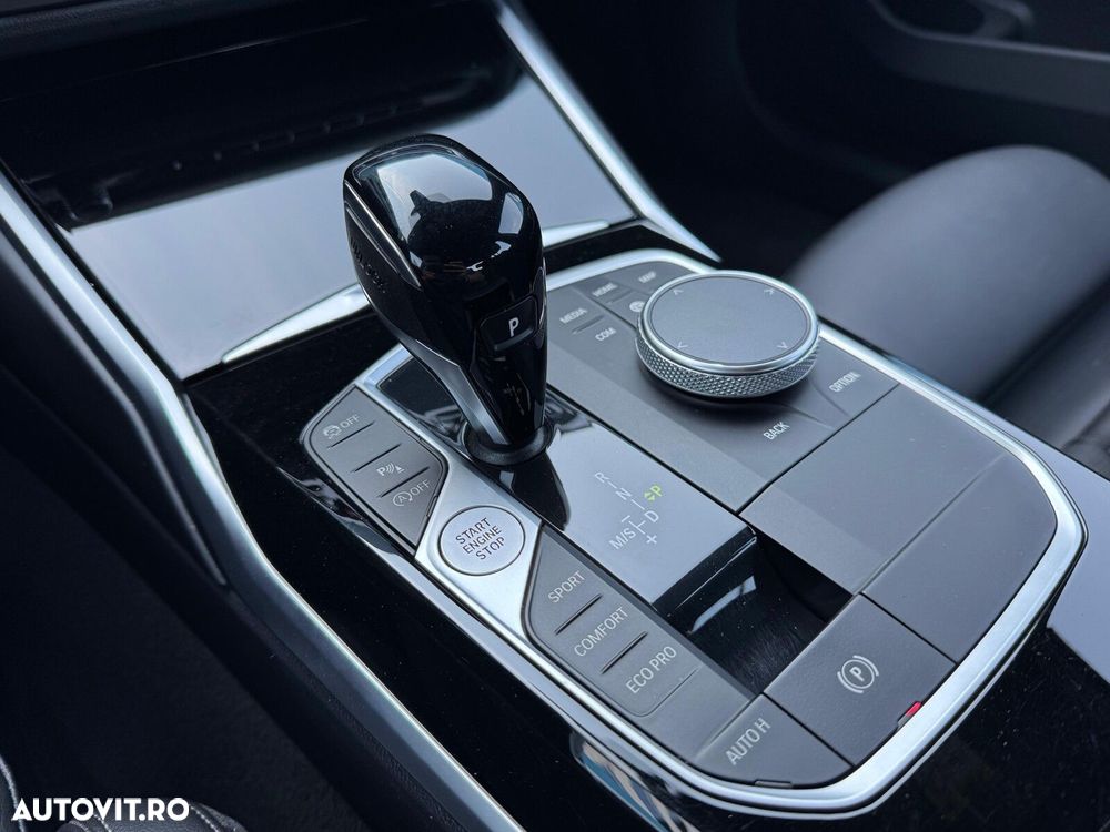 BMW Seria 3 330i AT - 11