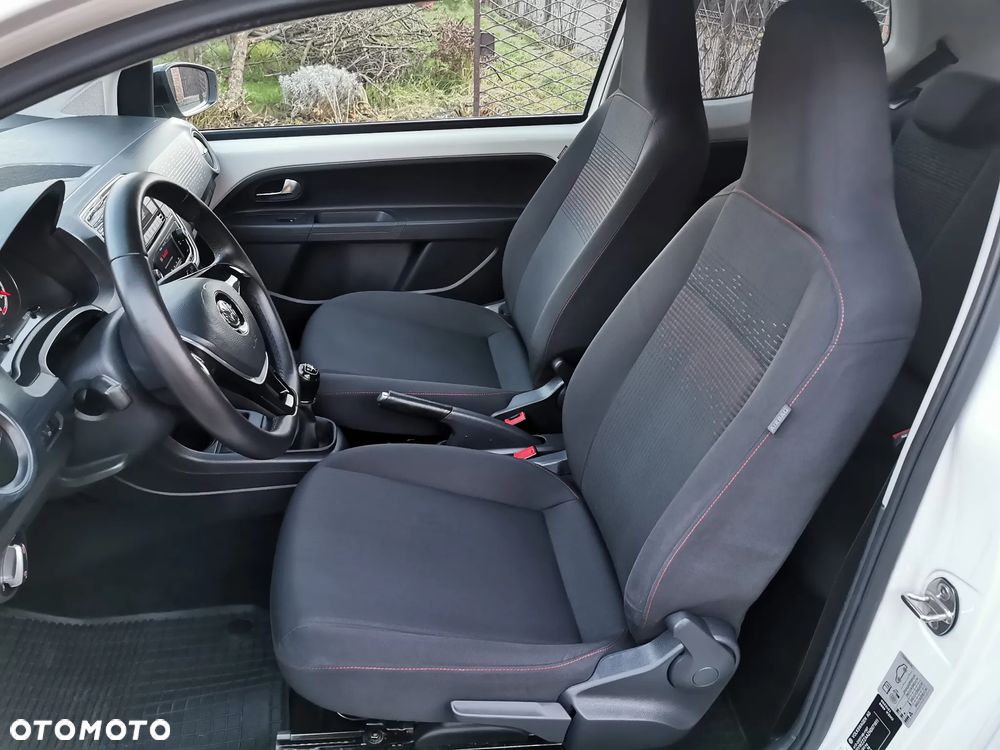 Volkswagen up! TSI (BlueMotion Technology) move - 19