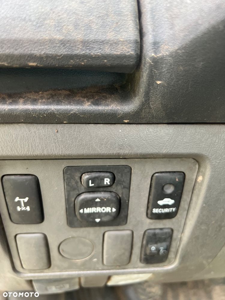 Toyota Hilux - 8