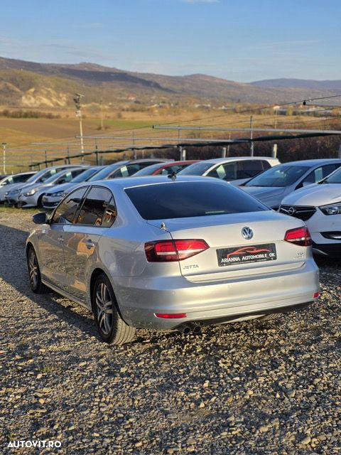 Volkswagen Jetta 2.0 TDI Comfortline - 3