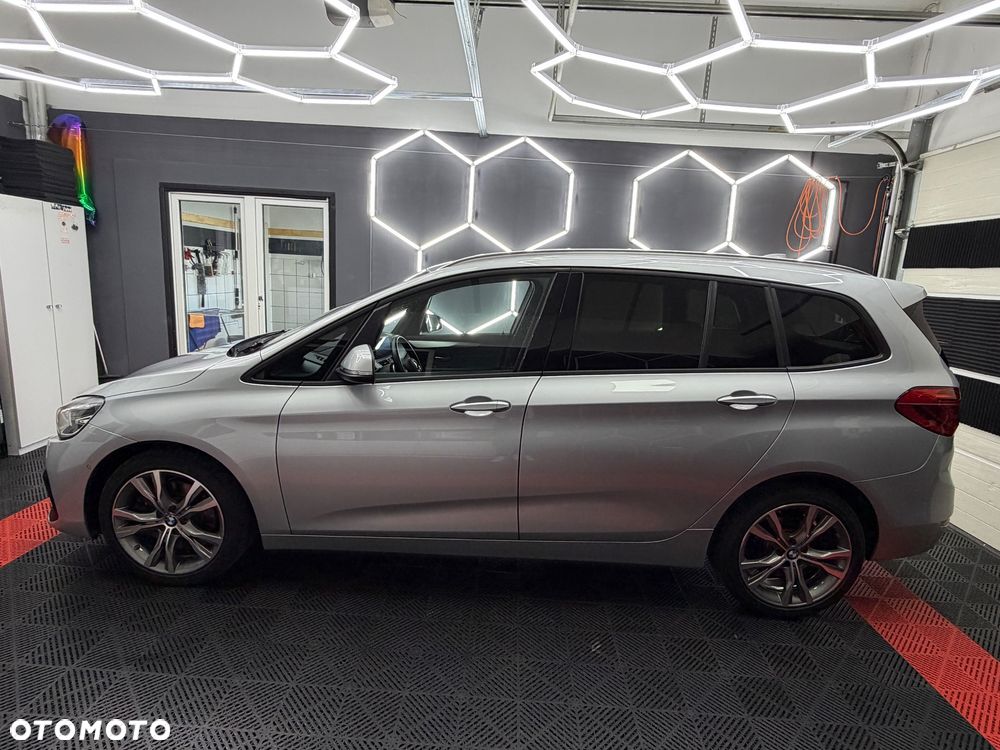 BMW Seria 2 220d xDrive Sport Line sport - 6