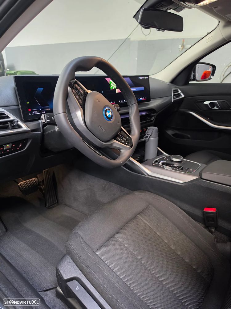 BMW 330 - 12