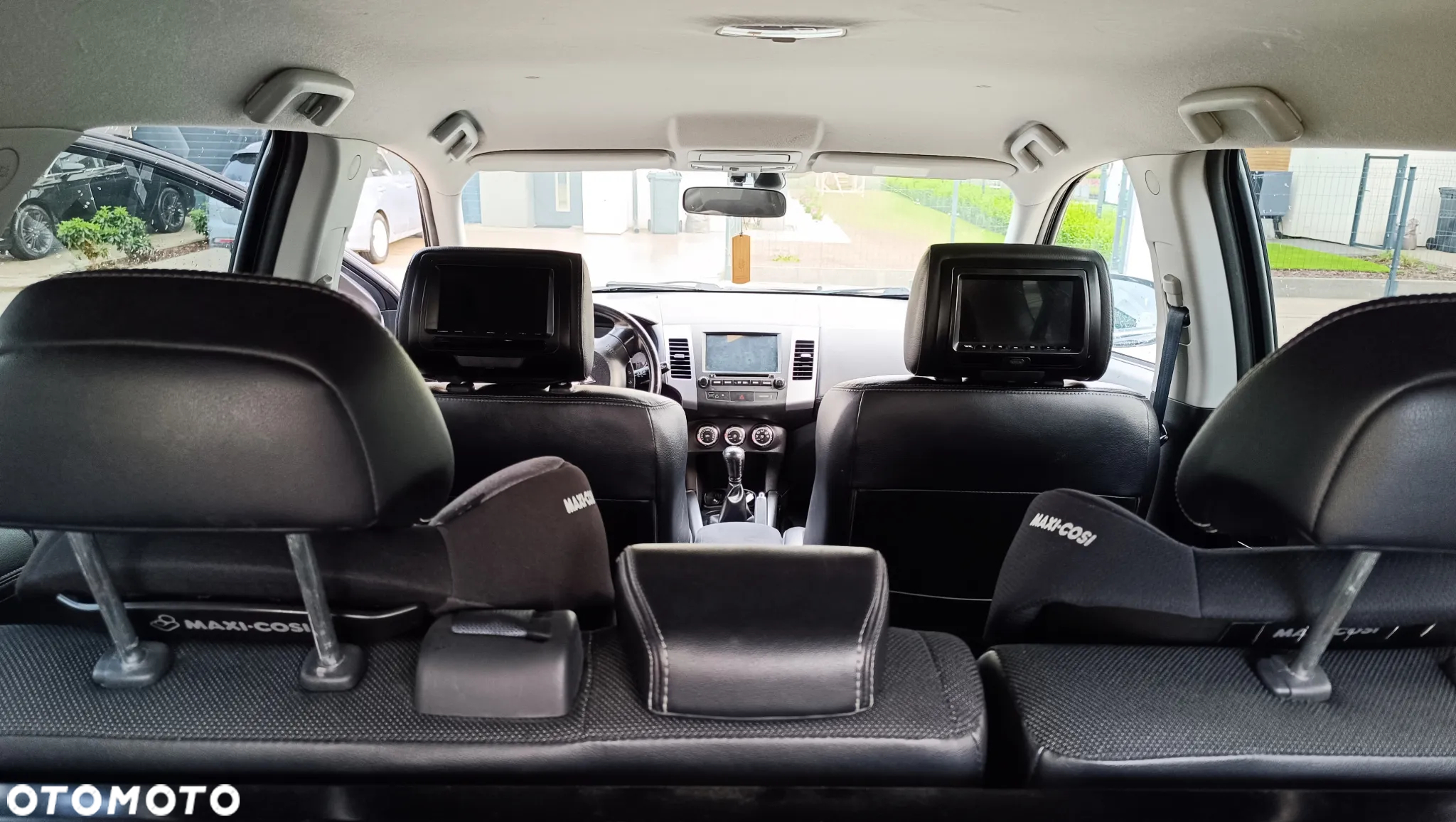 Mitsubishi Outlander - 8