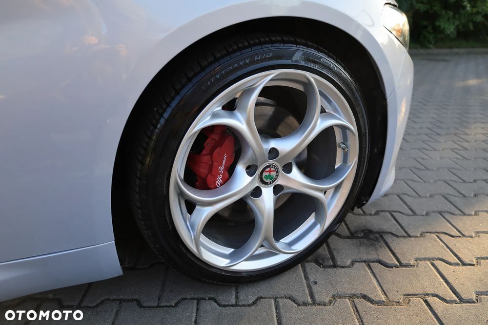 Alfa Romeo Giulia 2.0 Turbo 16V AT8 Veloce - 14