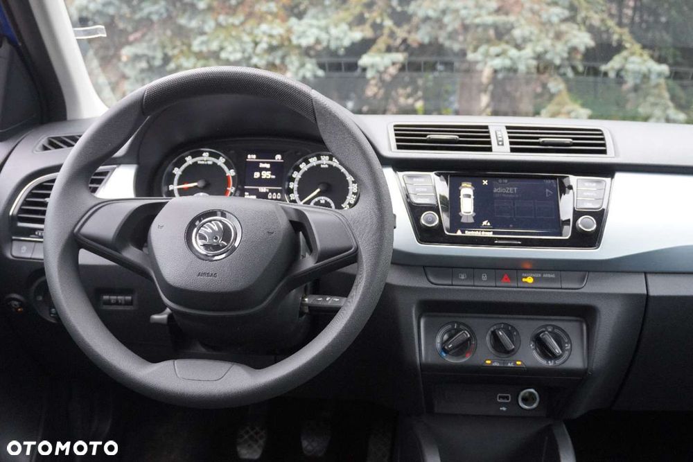 Skoda Fabia - 10