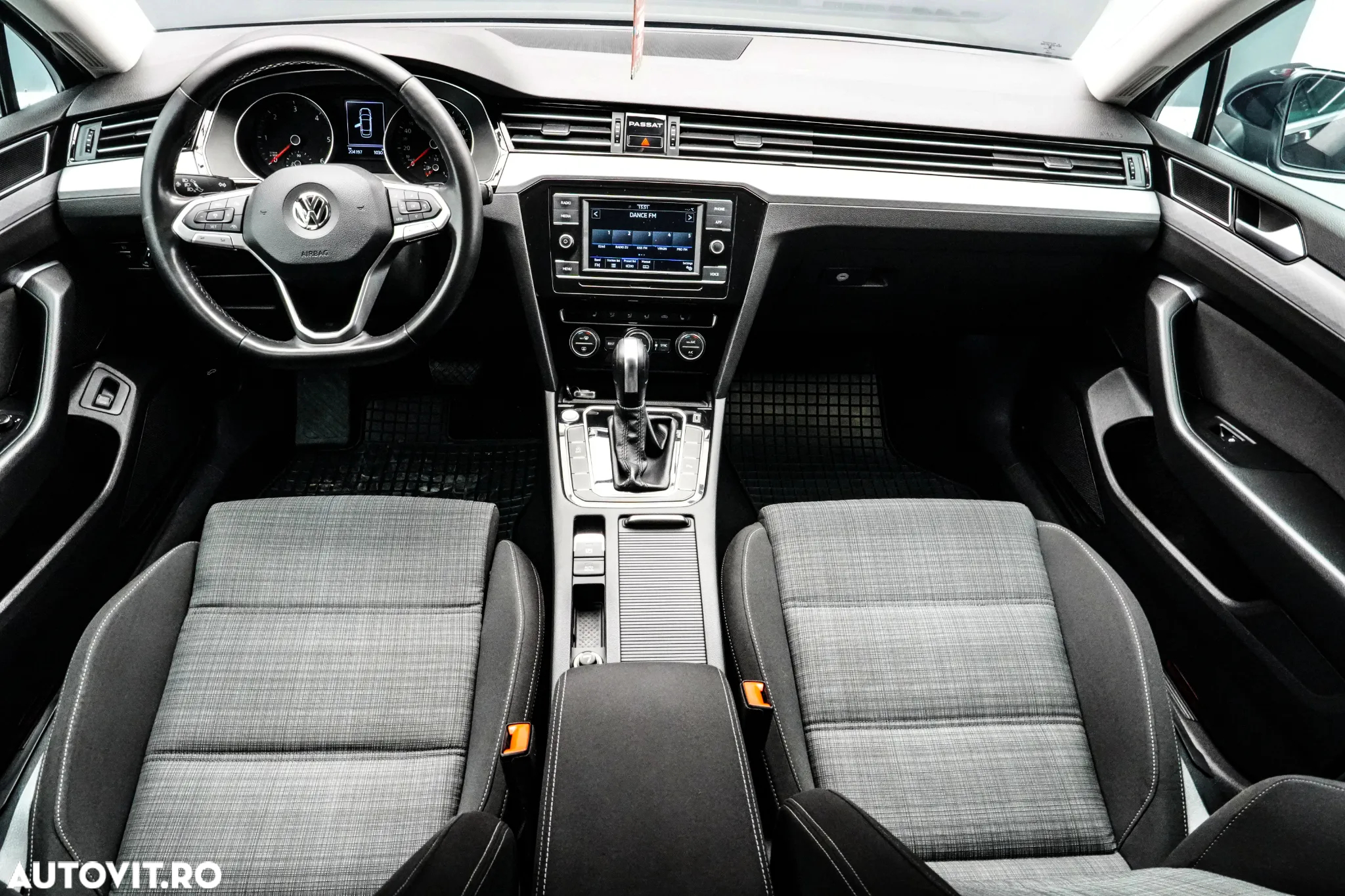 Volkswagen Passat 1.6 TDI DSG Comfortline - 8