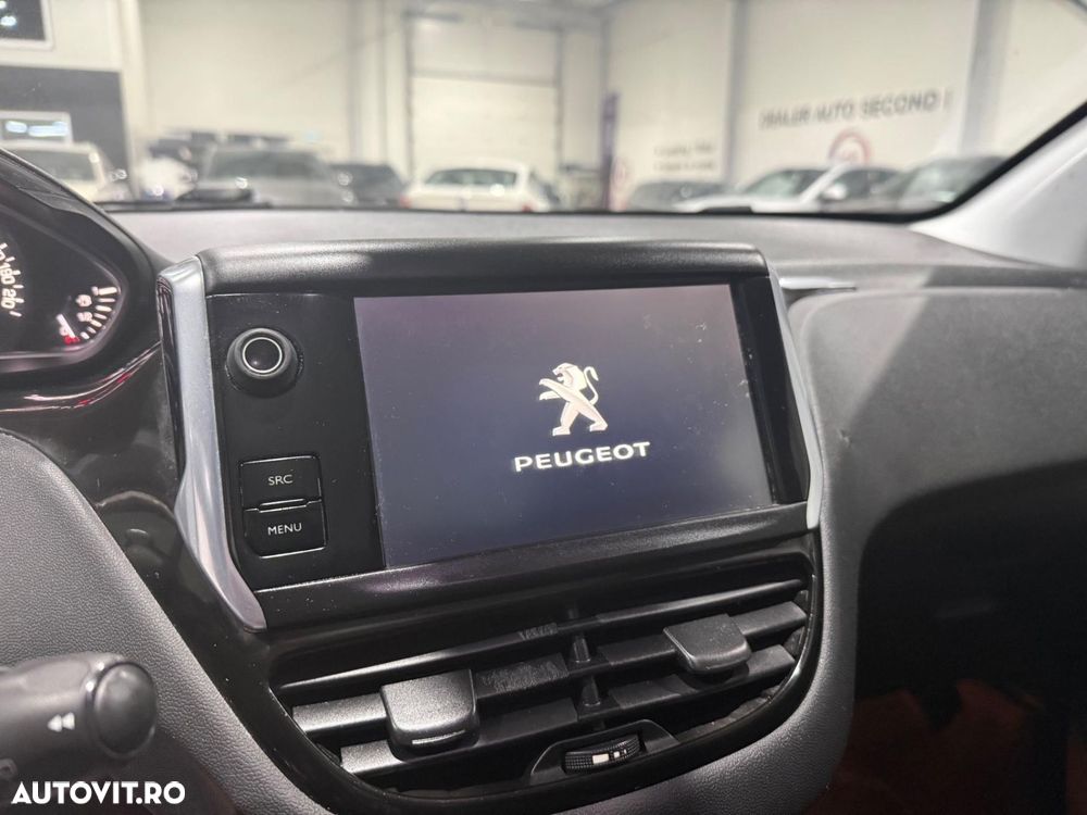 Peugeot 208 1.2 L PureTech Turbo Allure - 9