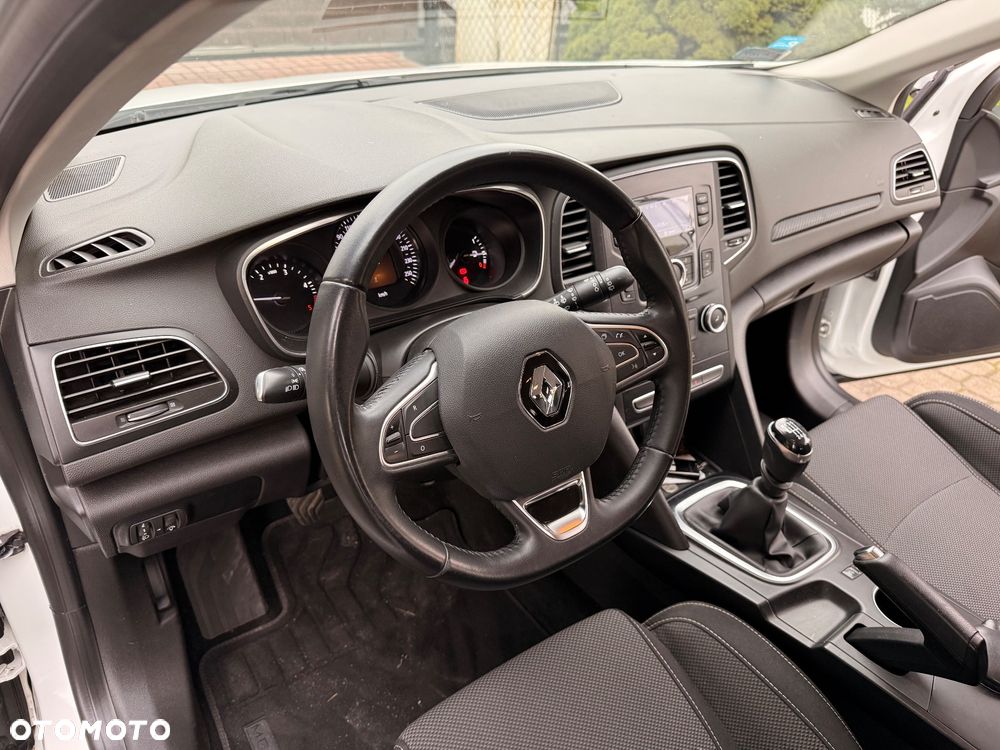 Renault Megane 1.5 Blue dCi Business - 25