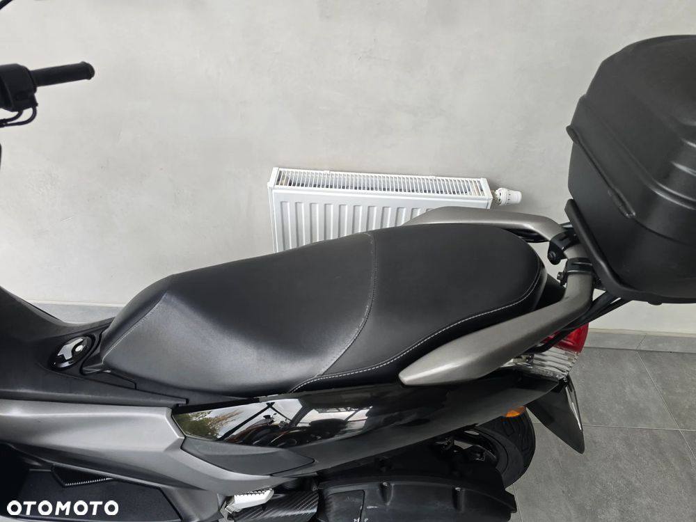 Yamaha NMAX - 18