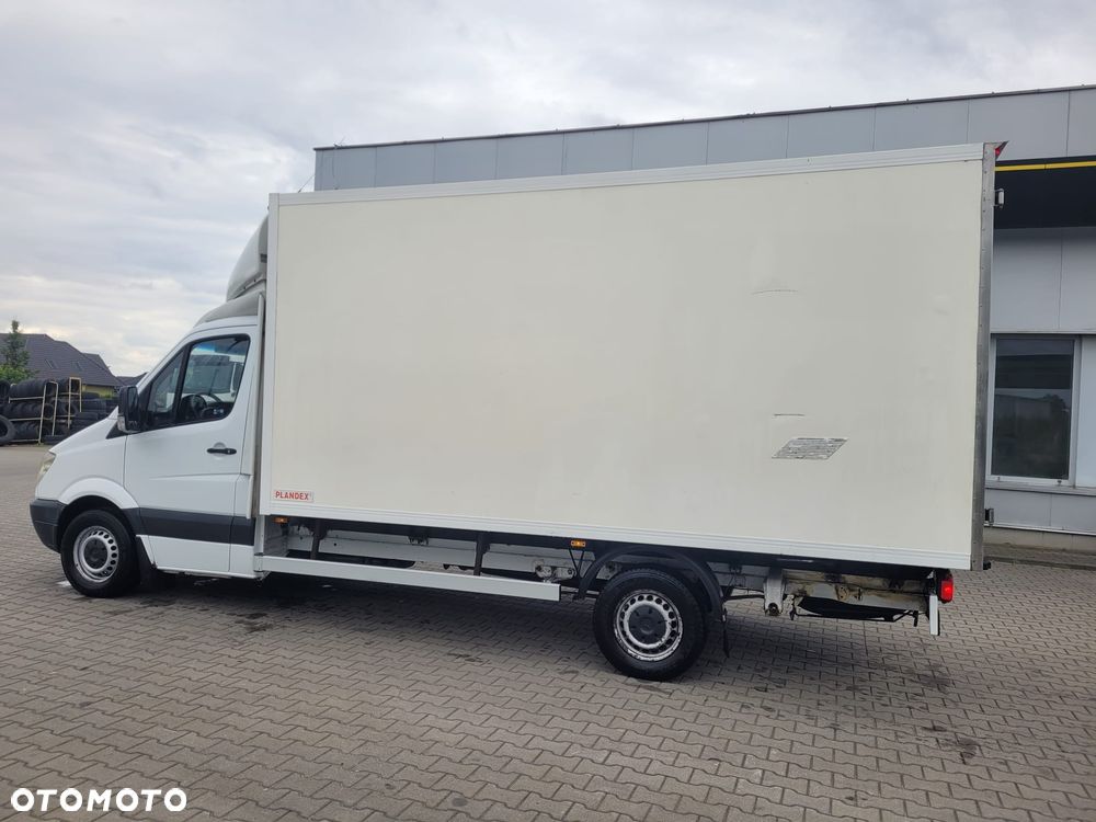 Mercedes-Benz Sprinter - 11