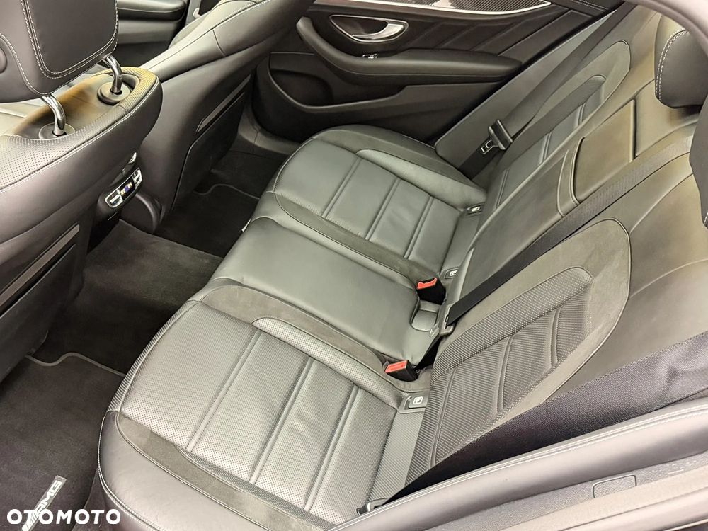 Mercedes-Benz Klasa E AMG 53 4Matic+ AMG Speedshift TCT-9G - 13