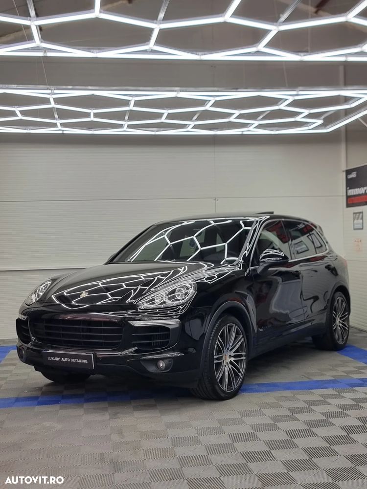 Porsche Cayenne - 1