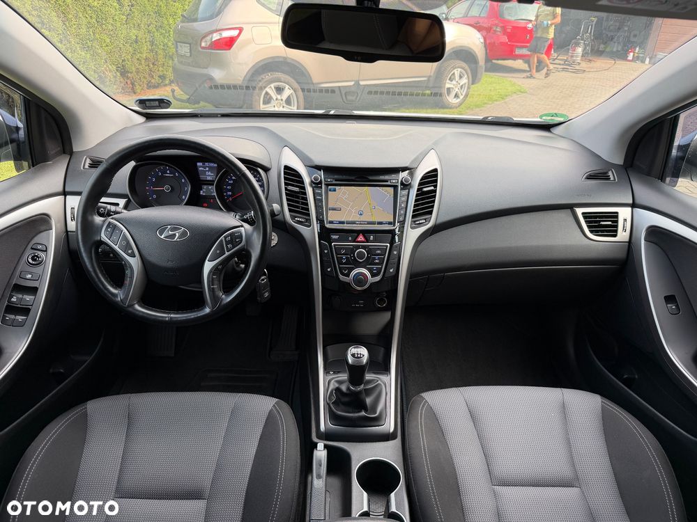 Hyundai i30 blue Kombi 1.4 YES Silver - 15