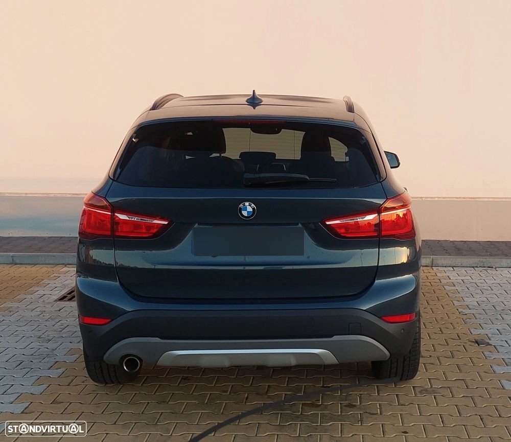 BMW X1 16 d sDrive Auto Line Sport - 4