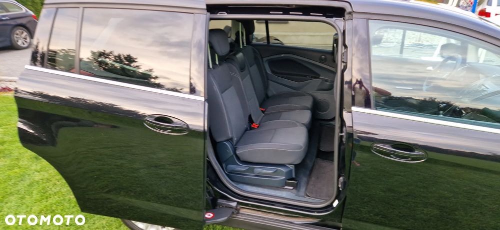Ford Grand C-MAX - 24