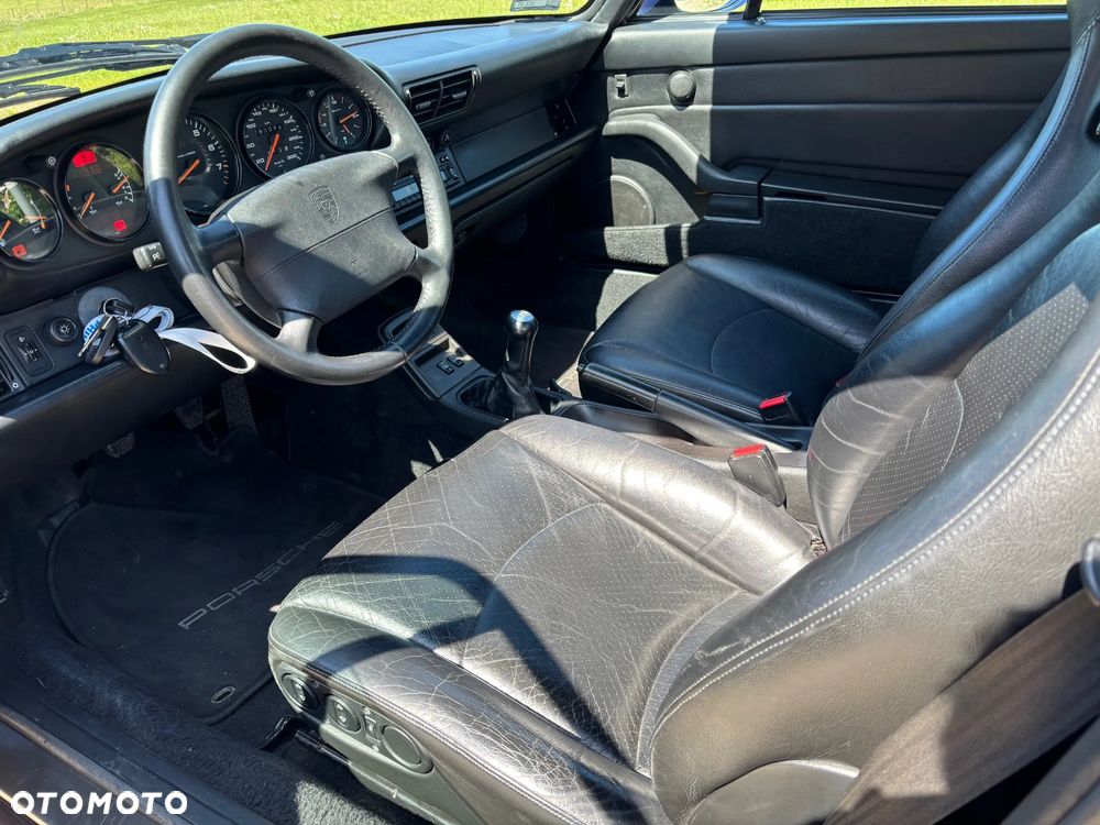 Porsche 911 Carrera - 14