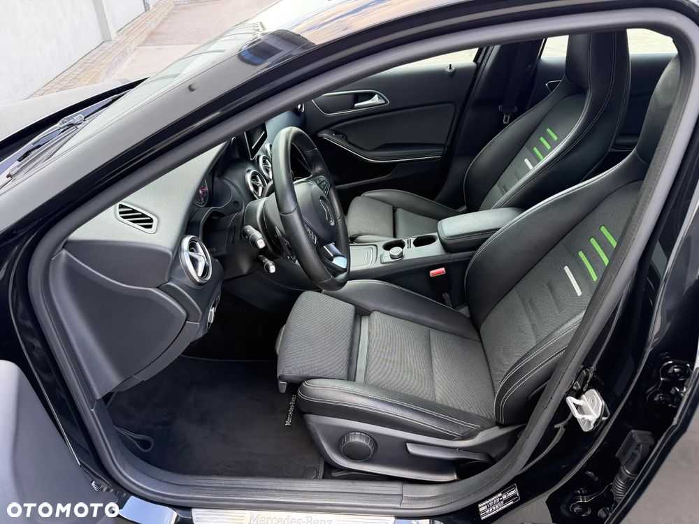 Mercedes-Benz Klasa A 180 7G-DCT StreetStyle - 11