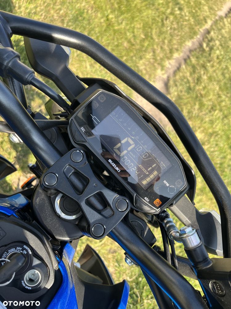 Suzuki GSX - 6