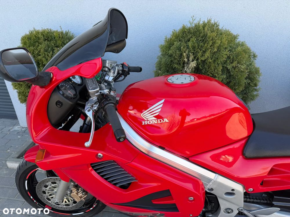 Honda VFR - 40