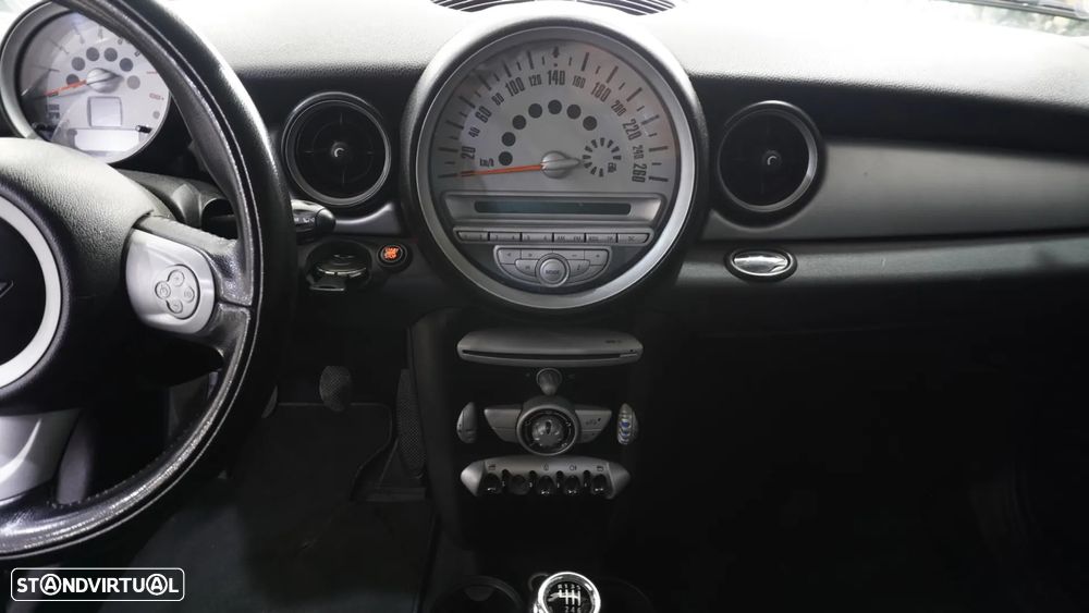 MINI 3 Portas One - 27