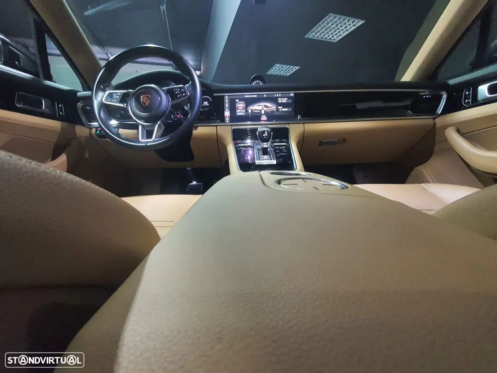 Porsche Panamera 4 E-Hybrid - 36
