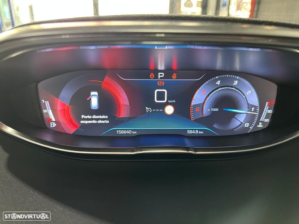 Peugeot 5008 1.5 BlueHDi Allure EAT8 - 29